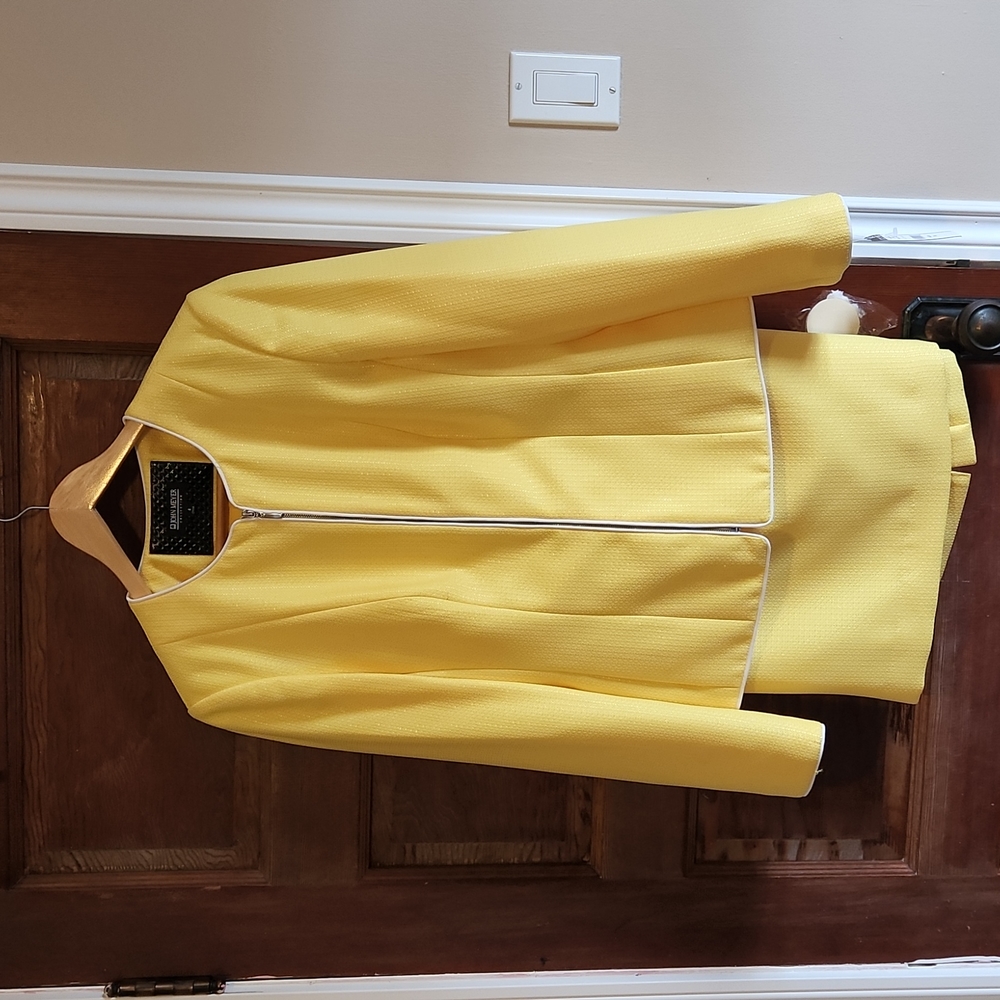 STUNNING Yellow John Meyer suite